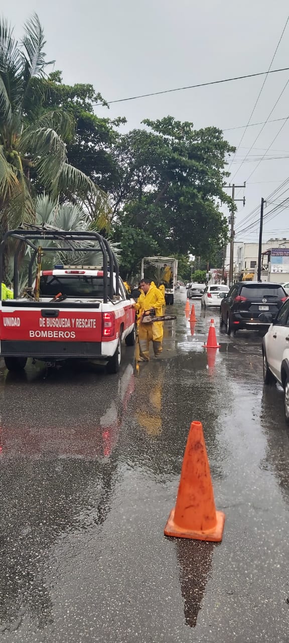 bomberos 1-lluvia-cancun