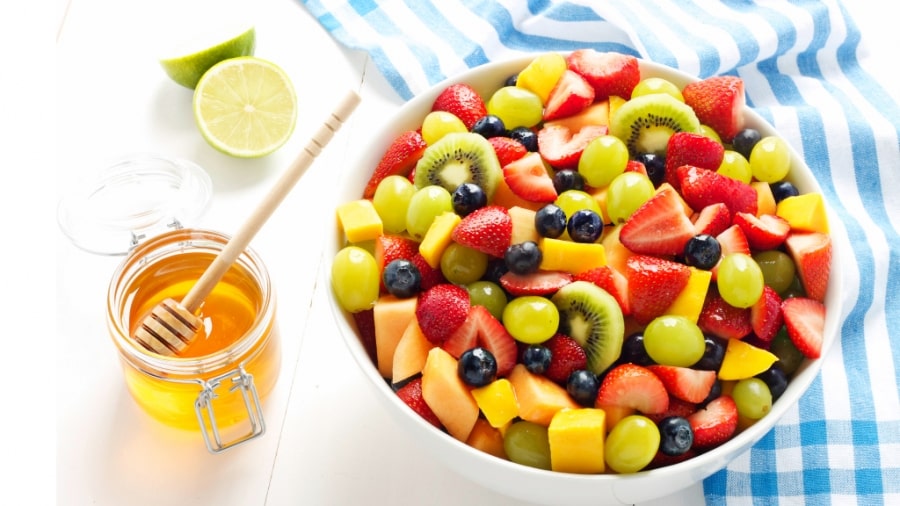 ensalada de frutas con sabor a verano