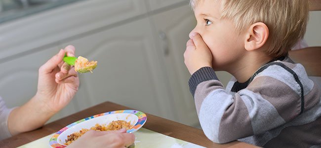 ¿Qué hacer si los niños no quieren comer?