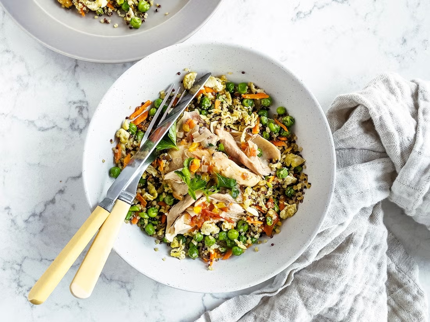 🌿 Tazón saludable de pollo y quinoa: Nutrición en tiempo récord 🌿 10 Tazón saludable de pollo y quinoa